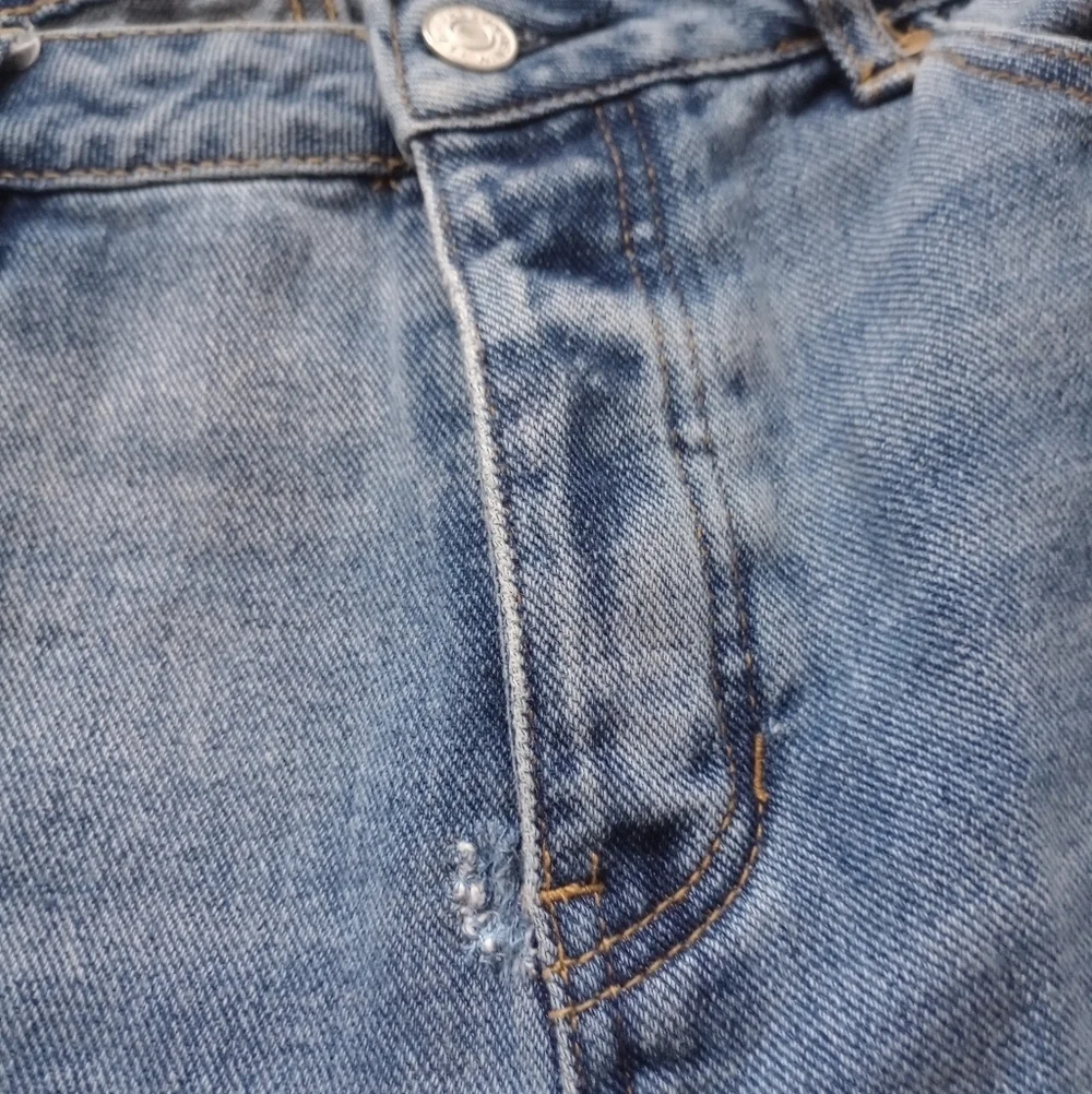Pacsun▪️Floral Distressed Light Wash Mom Jean Straight Leg Button Fly